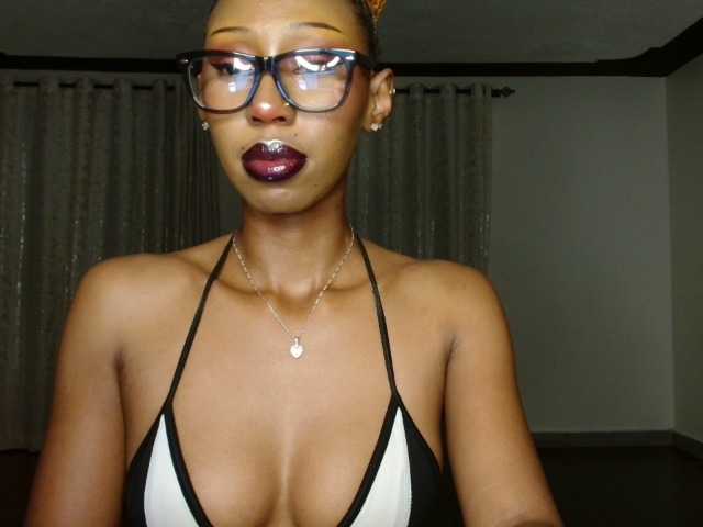 adriana-crystal23's BongaCams show and profile