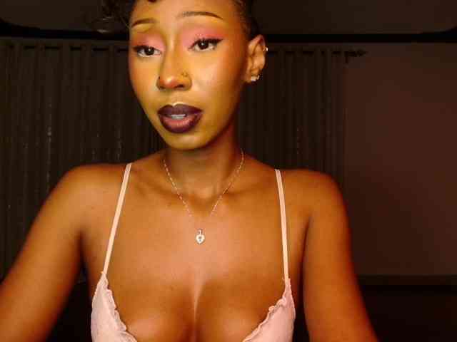 adriana_crystal webcam