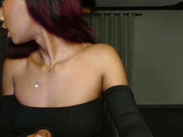 adriana_crystal webcam