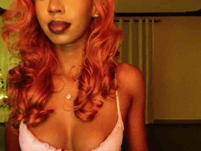 adriana_crystal webcam