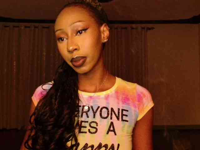 adriana_crystal webcam