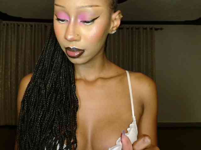 adriana_crystal webcam