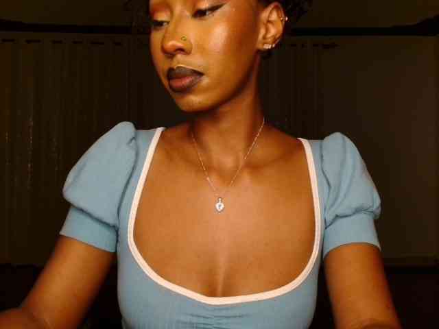 adriana_crystal webcam