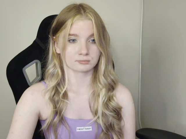 Discover SweetPoison from BongaCams