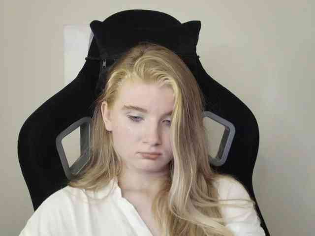 SweetPoison webcam