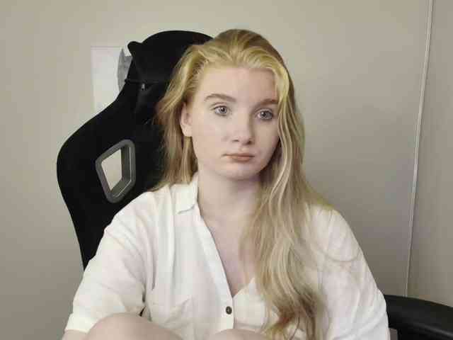SweetPoison webcam