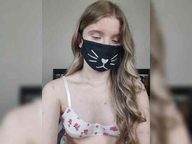 B_TUXOM_OMYTE webcam