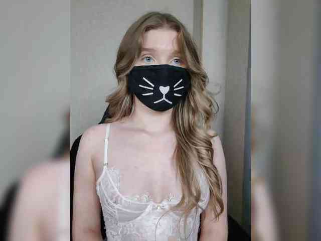 B_TUXOM_OMYTE webcam