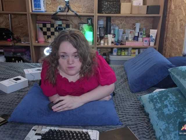 Julia-79's BongaCams show and profile