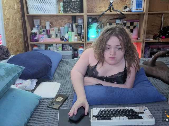 Julia-79's BongaCams show and profile