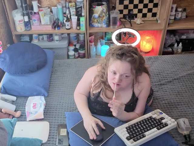 Julia-79's BongaCams show and profile