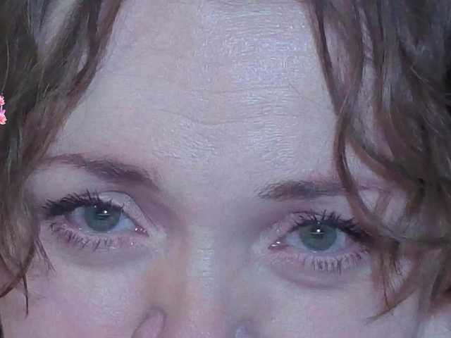 Julia-79's BongaCams show and profile