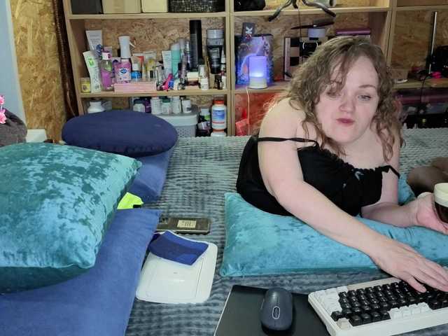 Julia-79's BongaCams show and profile