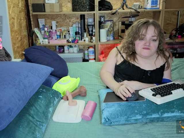 Julia-79's BongaCams show and profile