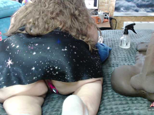 Julia-79's BongaCams show and profile