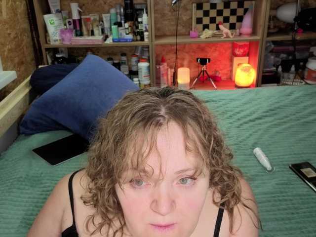 Julia-79's BongaCams show and profile