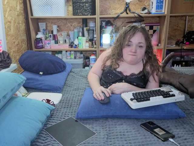 Julia-79's BongaCams show and profile