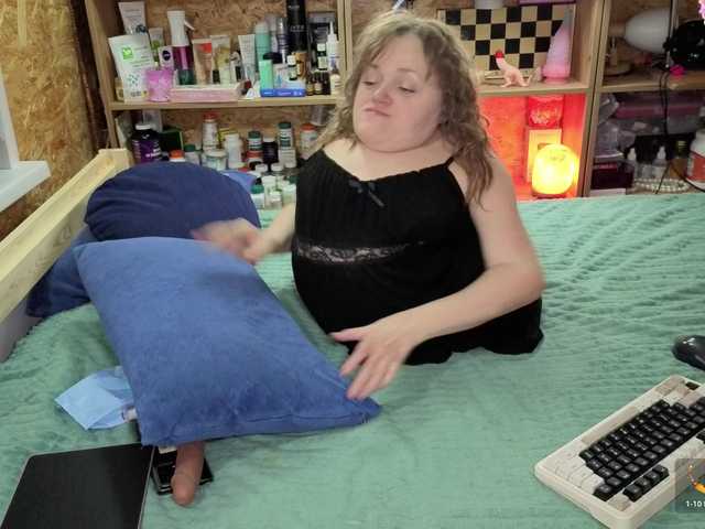 Julia-79's BongaCams show and profile