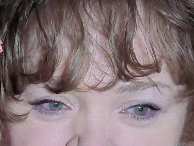 Julia-79's BongaCams show and profile