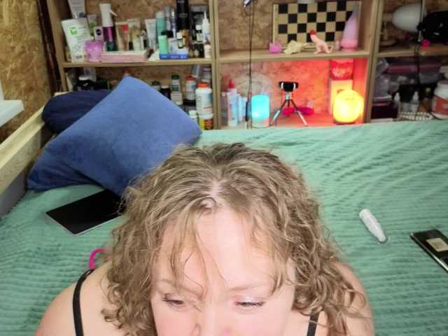 Julia-79's BongaCams show and profile