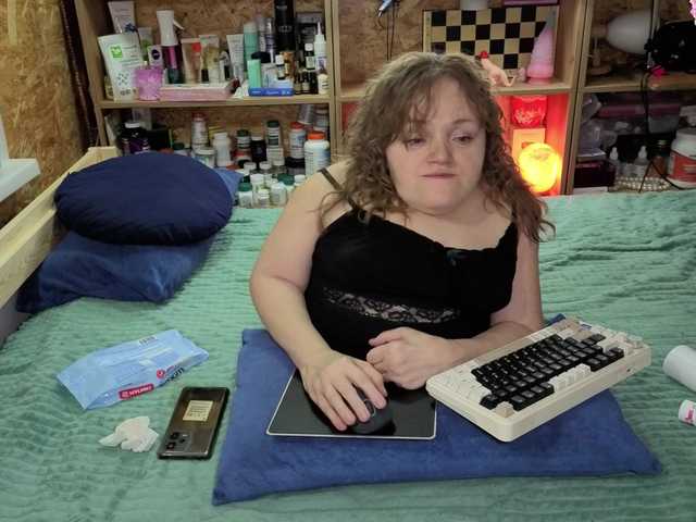 Julia-79's BongaCams show and profile