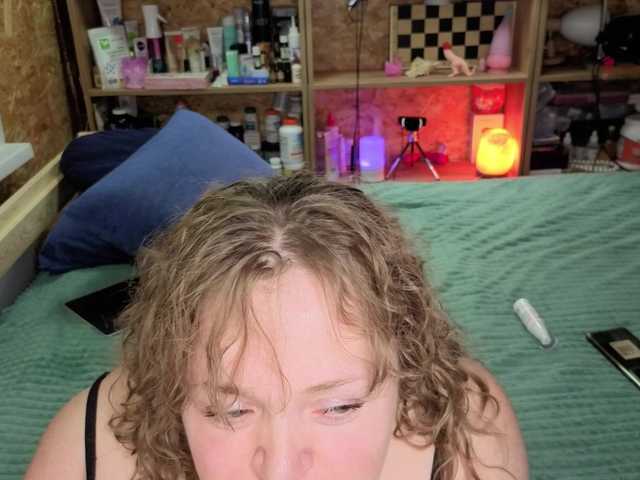 Julia-79's BongaCams show and profile