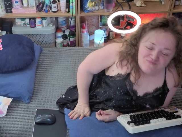 Julia-79's BongaCams show and profile