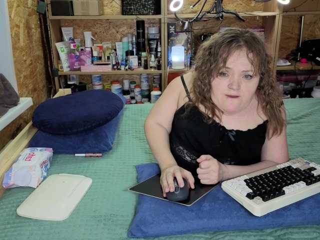 Julia-79's BongaCams show and profile