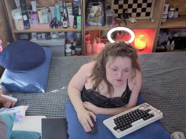 Julia-79's BongaCams show and profile