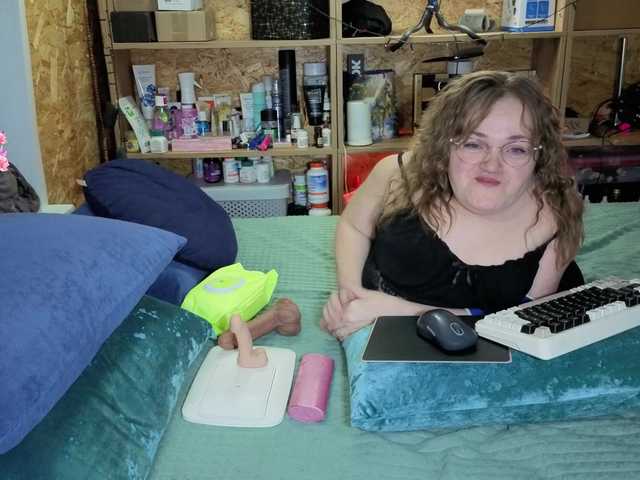 Julia-79's BongaCams show and profile