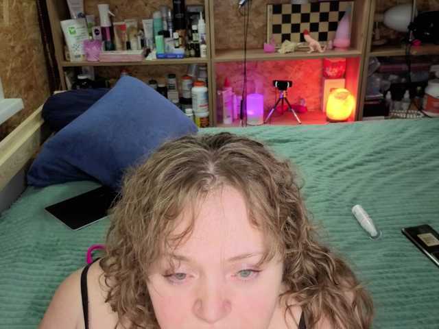 Julia-79's BongaCams show and profile