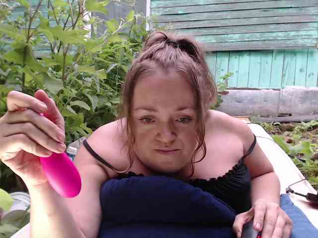 free video chat Julia-79