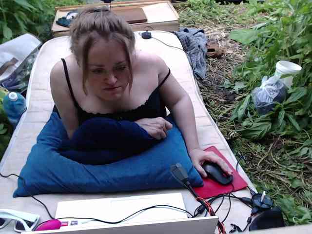 Julia-79's webcam live show