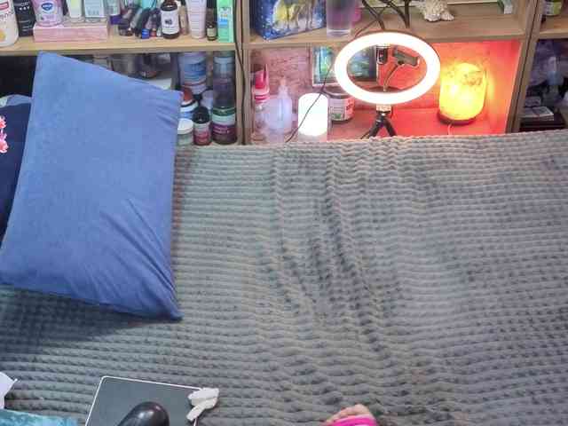 Julia-79 Live Webcam on BongaCams