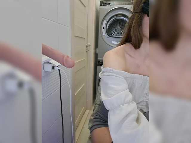 Dream-me-summer's BongaCams show and profile