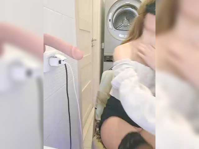 Dream-me-summer's BongaCams show and profile