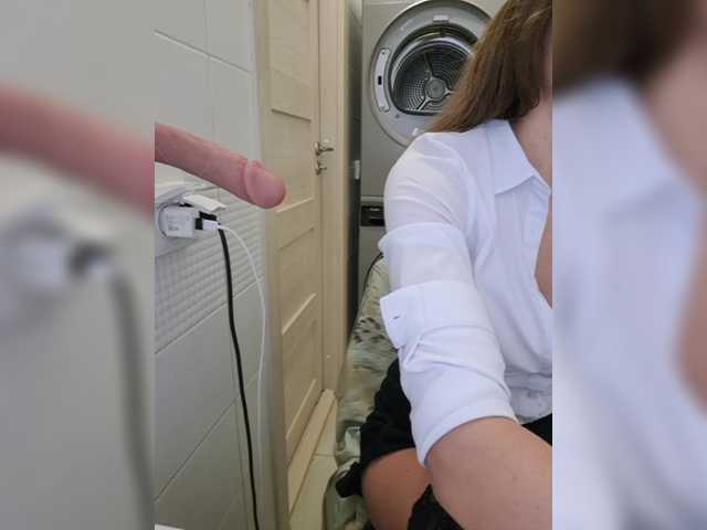 Dream-me-summer's BongaCams show and profile