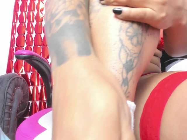 MissSoffiMorel's BongaCams show and profile