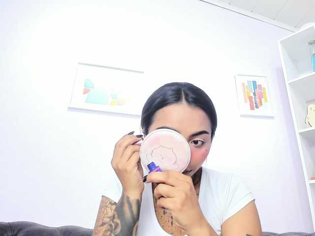 MissSoffiMorel's BongaCams show and profile