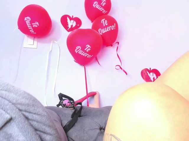 MissSoffiMorel's BongaCams show and profile