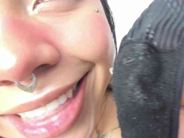 MissSoffiMorel webcam