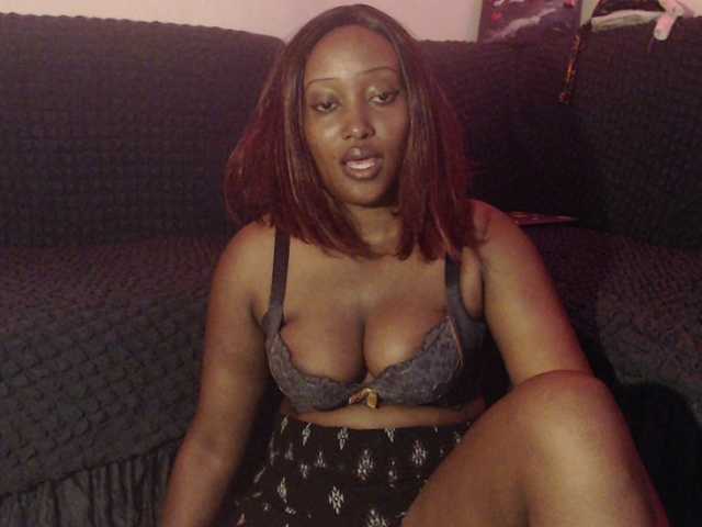 Sexxypetite's BongaCams show and profile