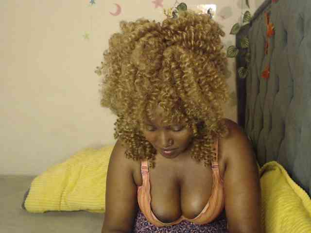 Sexxypetite webcam