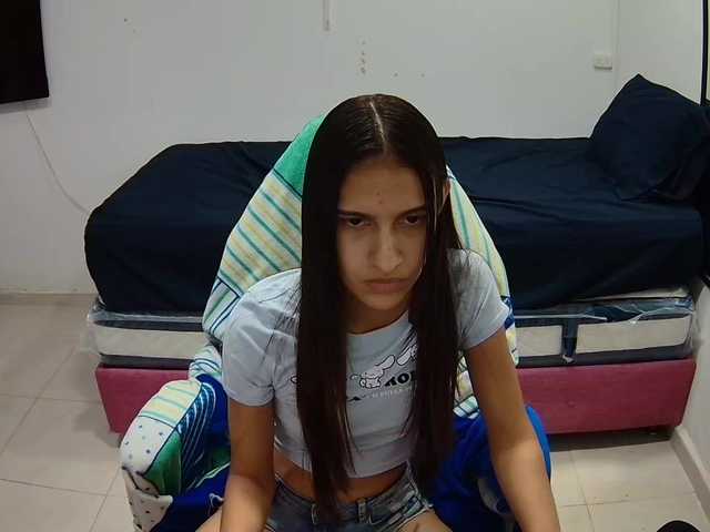 Laurishyness's BongaCams show and profile