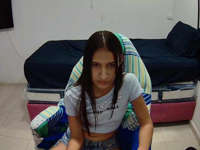 Laurishyness's BongaCams show and profile