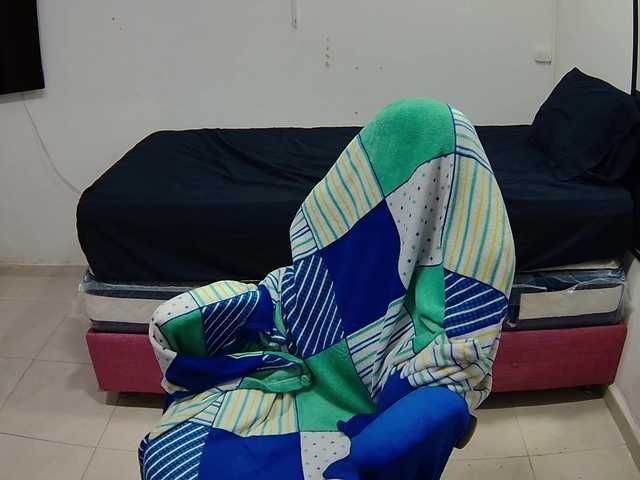 Laurishyness's BongaCams show and profile