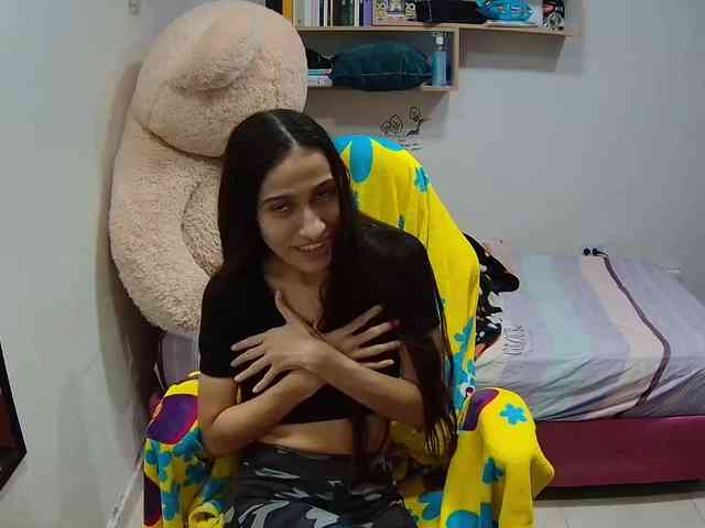 Laurishyness Live Webcam on BongaCams