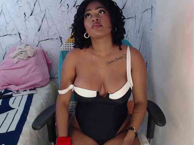 LILITHROUSE88 webcam