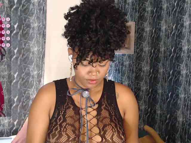 LILITHROUSE88 webcam