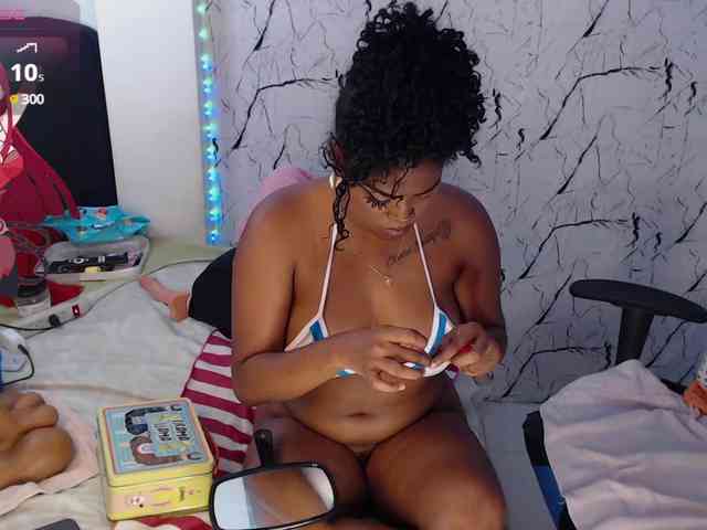 LILITHROUSE88 webcam